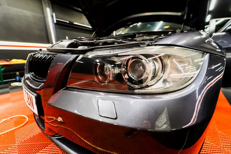 Recondiționare faruri și detalii exterioare